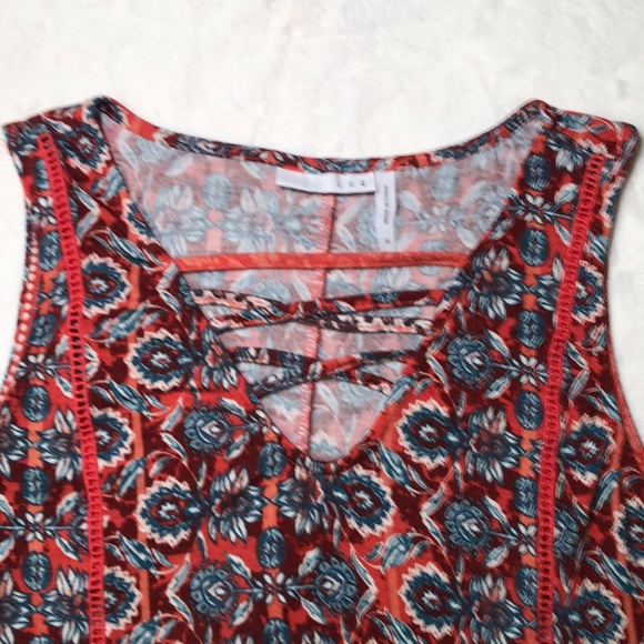 Crisscross Chest Tank - Picture 3 of 4